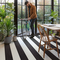 Painted Oak Black Laminate Flooring (SIG4755) – Capture Range By Quick Step