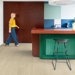 Sea Breeze Oak Beige Vinyl Flooring (AVMPU40080) Bloom Collection Quick-Step