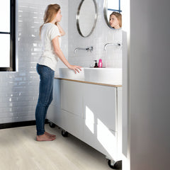 Sea Breeze Oak Light Vinyl Flooring (AVMPU40079) Bloom Collection